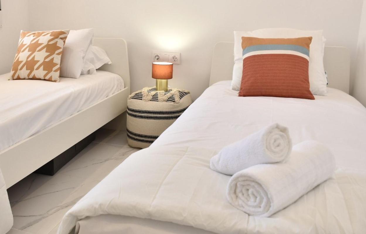 Myflats Deluxe Seafront Lägenhet Arenales del Sol Exteriör bild